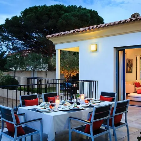 Vila Sleeps 6 Pool Air Con Wifi *